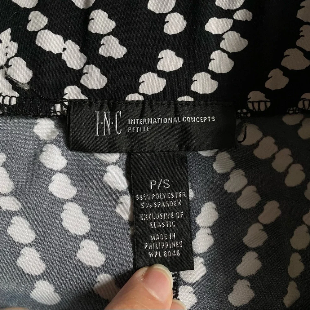 INC International Concepts Monochrome Patterned Pants Chevron Kick Flare Stretch - Picture 2 of 7